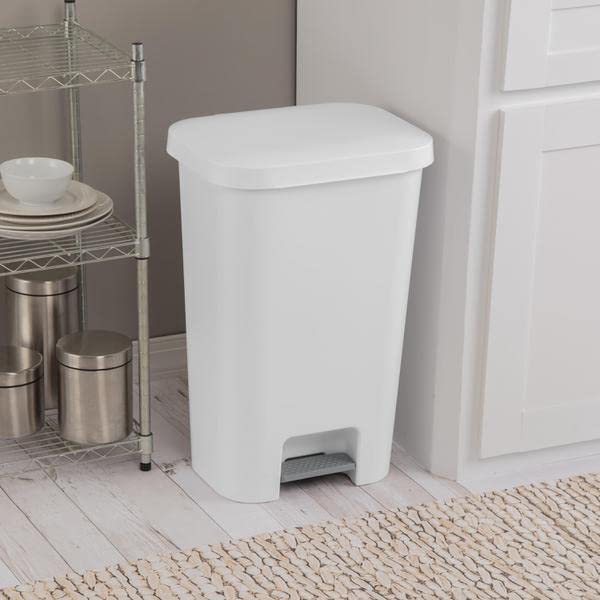 New 824802 Sterilite Wastebasket 11.9 Gl Wht Step On (-Pack) Waste Basket Cheap Wholesale Discount Bulk Plasticware Waste Basket