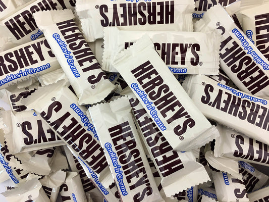 Hershey's Cookies 'n' Creme Snack Size Bars, White Milk Chocolate Candy Bars, 31.9 Oz / 2 Pounds